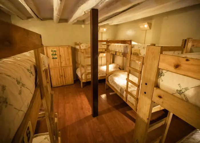 Ecopackers Hostels *